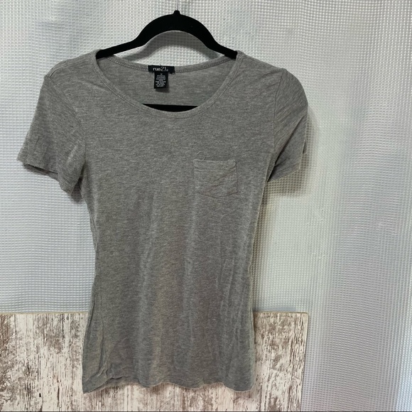 charcoal gray rue 21 t-shirt sz medium - Picture 1 of 5